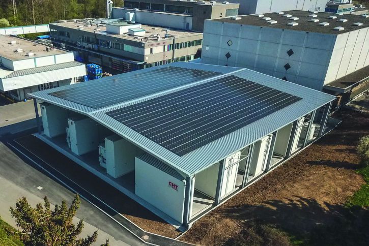 The photovoltaic system on the roof ensures the energy-self-sufficient operation of the entire system.
