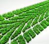 Grüne Rasenfläche mit Reifenabdruck