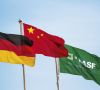 Flags at a BASF plant in China / Flaggen an einem BASF-Standort in China
